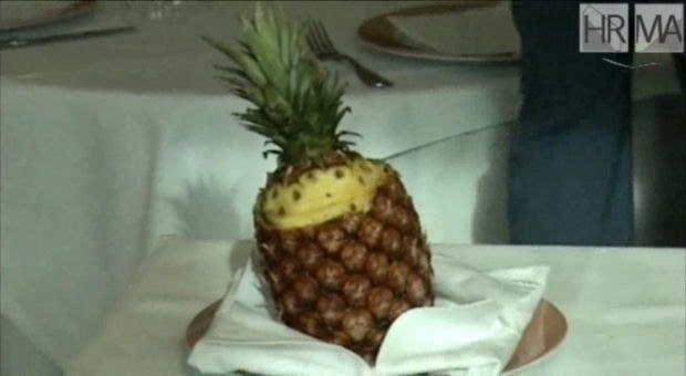 Logo Découpage de fruits : l'ananas à la carte