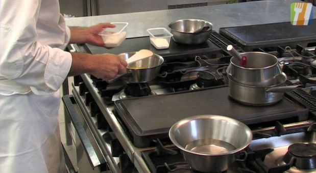 Logo Les roux servent à lier des sauces blanches ou brunes