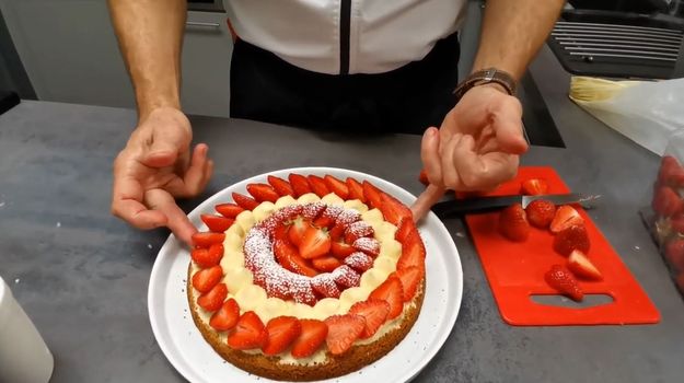 Logo C'est la saison des fraises ! Réalisations de Benoît Macetti