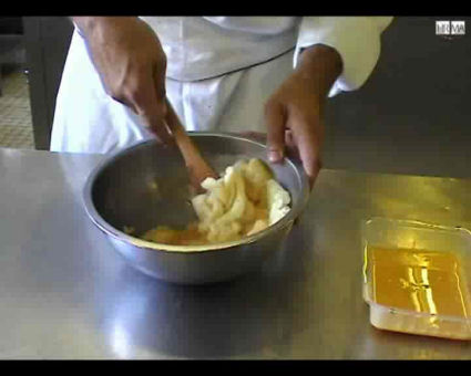 Logo Réaliser la pâte à choux (version en Espagnol)
