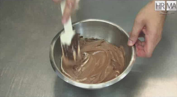 Logo Mousse au chocolat à la crème supérieure UHT